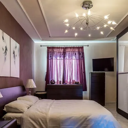 Beachfront - Tower Road *