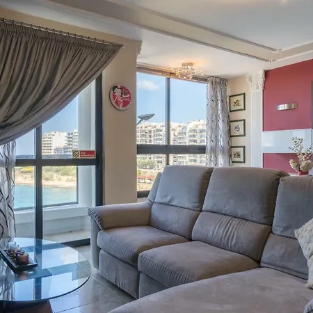 Beachfront - Tower Road *