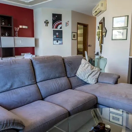 Beachfront - Tower Road Apartment