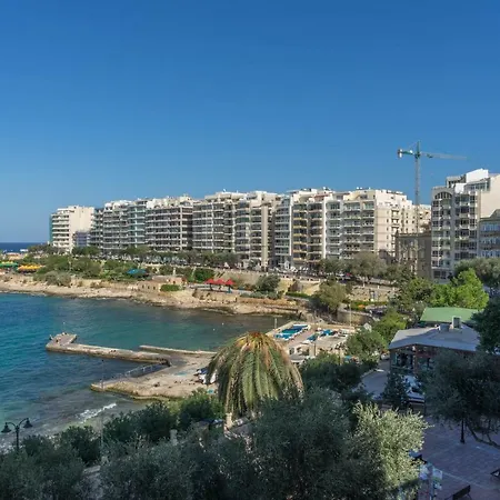Beachfront - Tower Road *